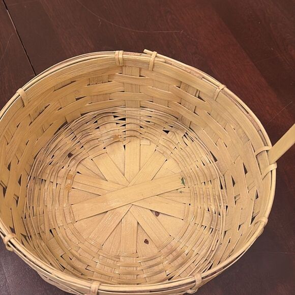 Primitive Yellow Basket Easter Spring - Picture 2 of 5
